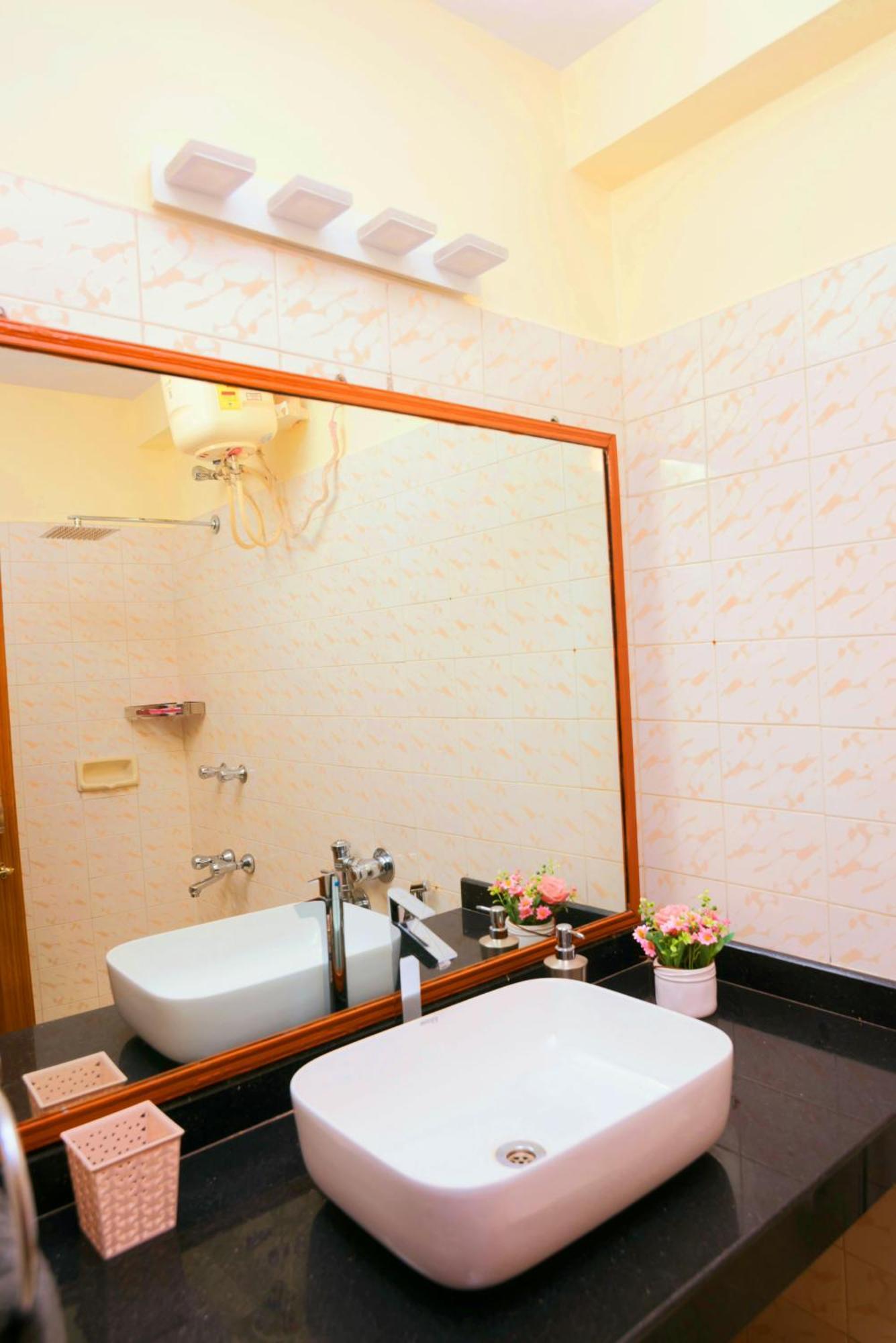 'Golden Sea Shell' 1 Bhk Beach Apartment Benaulim Bagian luar foto